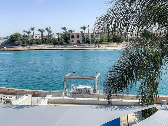 Villa Frist Row Rocky Lake Marina 5